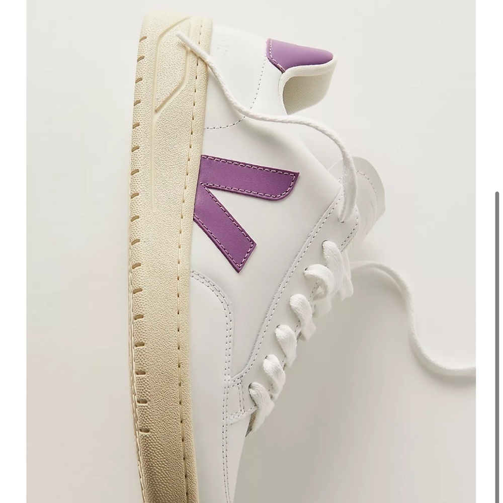 Veja V-12 Size 8 New White and Purple Sneakers Classic Design free People - Picture 2 of 10